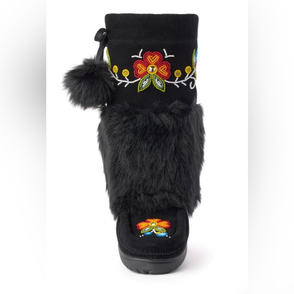 SOLD Manitobah- Waterproof Bloom mukluks - Picture 2 of 7